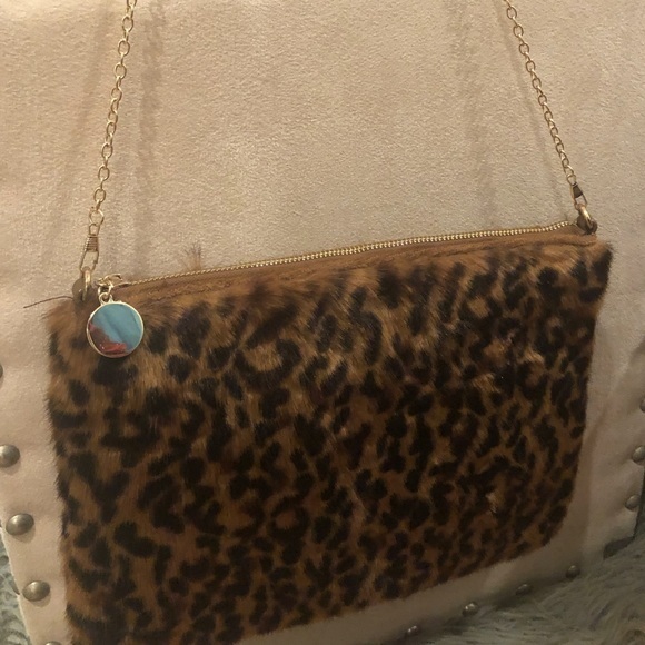 Leopard Faux Fur Cross Body Bag - Picture 1 of 6